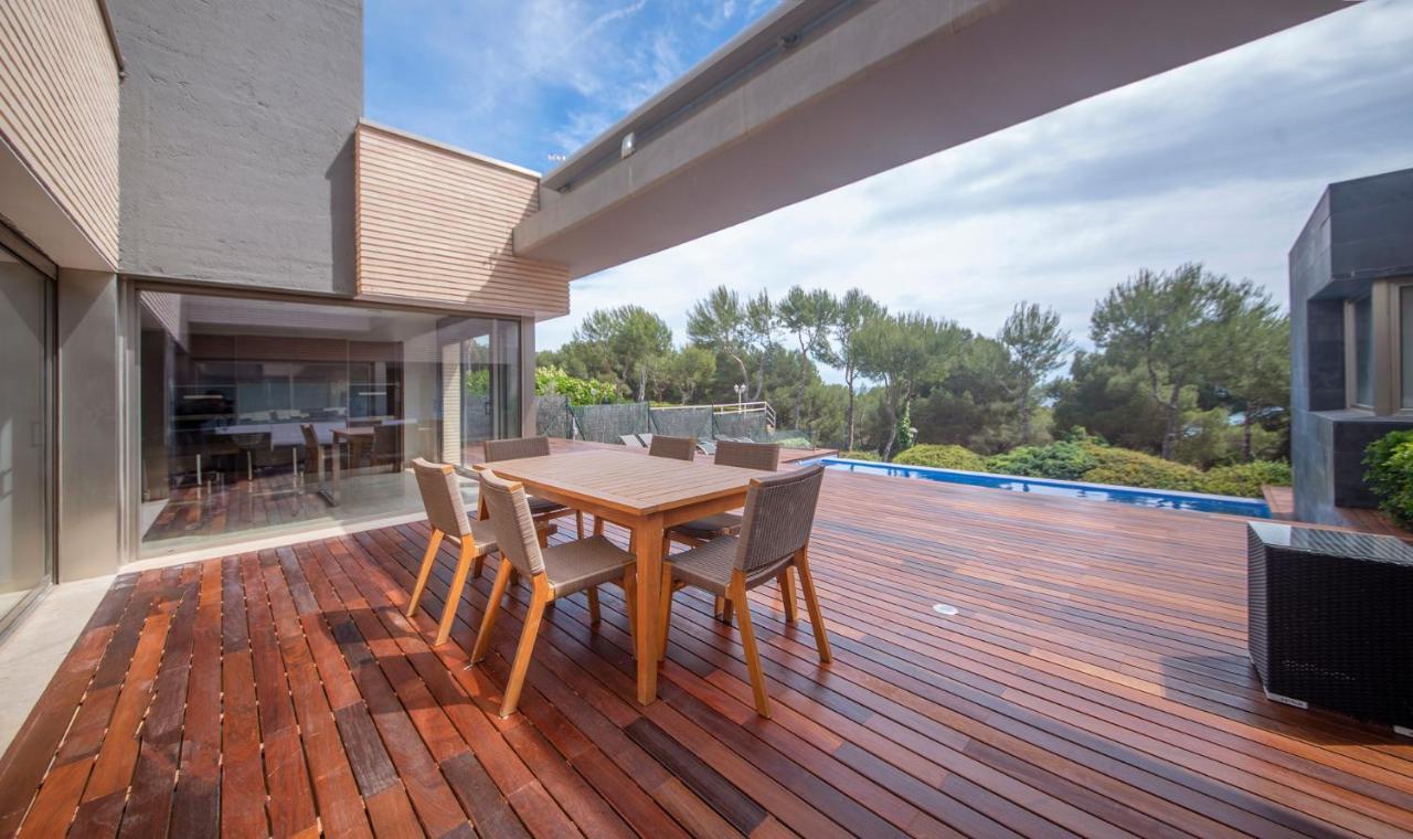 Villa Limonium Deluxe With Private Pool, Tarracohomes *