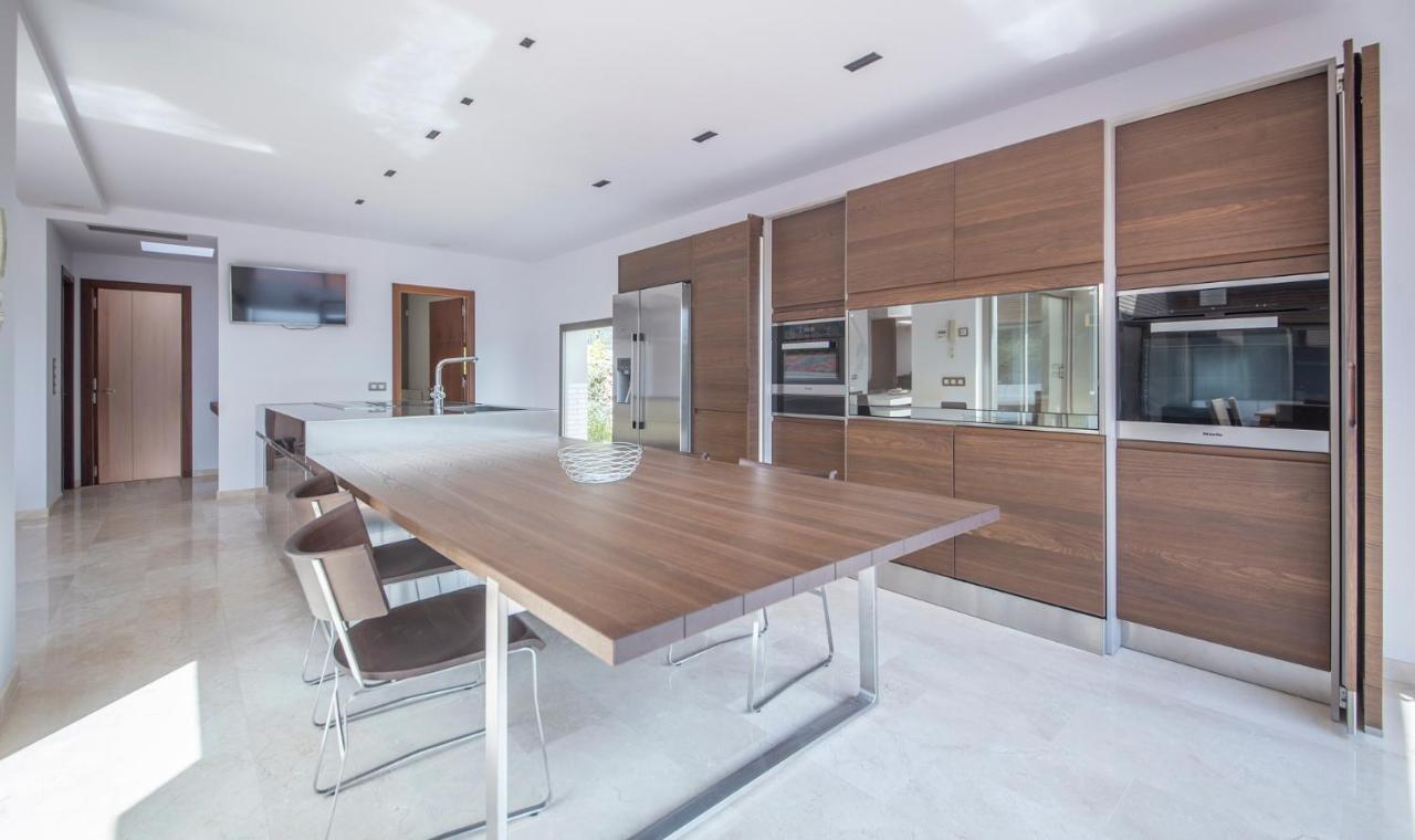 Limonium Deluxe With Private Pool, Tarracohomes *